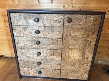 boîte en bois recouverte de liège, 25 à 50 cm, 5 tiroirs ou plus, Comme neuf, Enlèvement