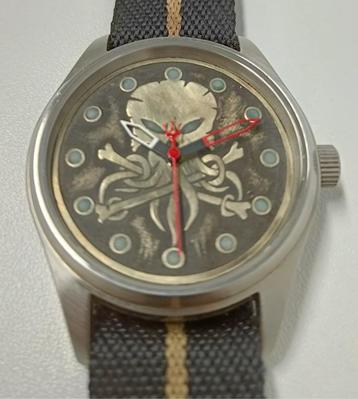 Handgemaakt horloge door Dave's Watch Mods. beschikbaar voor biedingen