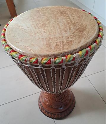 Professionele djembé. Met cursus van de muzikant. beschikbaar voor biedingen