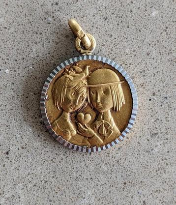 Médaillon, pendentif de 'Les Amoureux de Peynet', Enlèvement ou Envoi, Argent