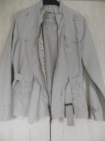 Veste Neuve CECIL Taille XL disponible aux enchères