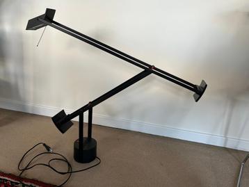 Bureaulamp Tizio, als nieuw beschikbaar voor biedingen