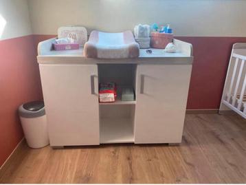 Commode bébé beschikbaar voor biedingen