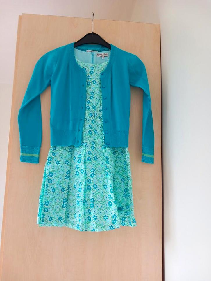 Gebloemd feestkleedje maat 134 met vestje, zeer goede staat, Kinderen en Baby's, Kinderkleding | Maat 134, Zo goed als nieuw, Meisje