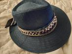Blauwe hoed - blue hat in paper with ribbon, size: 57, Ophalen of Verzenden, Zo goed als nieuw