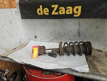 Schokdemperpoot links-voor van een Jeep Renegade beschikbaar voor biedingen