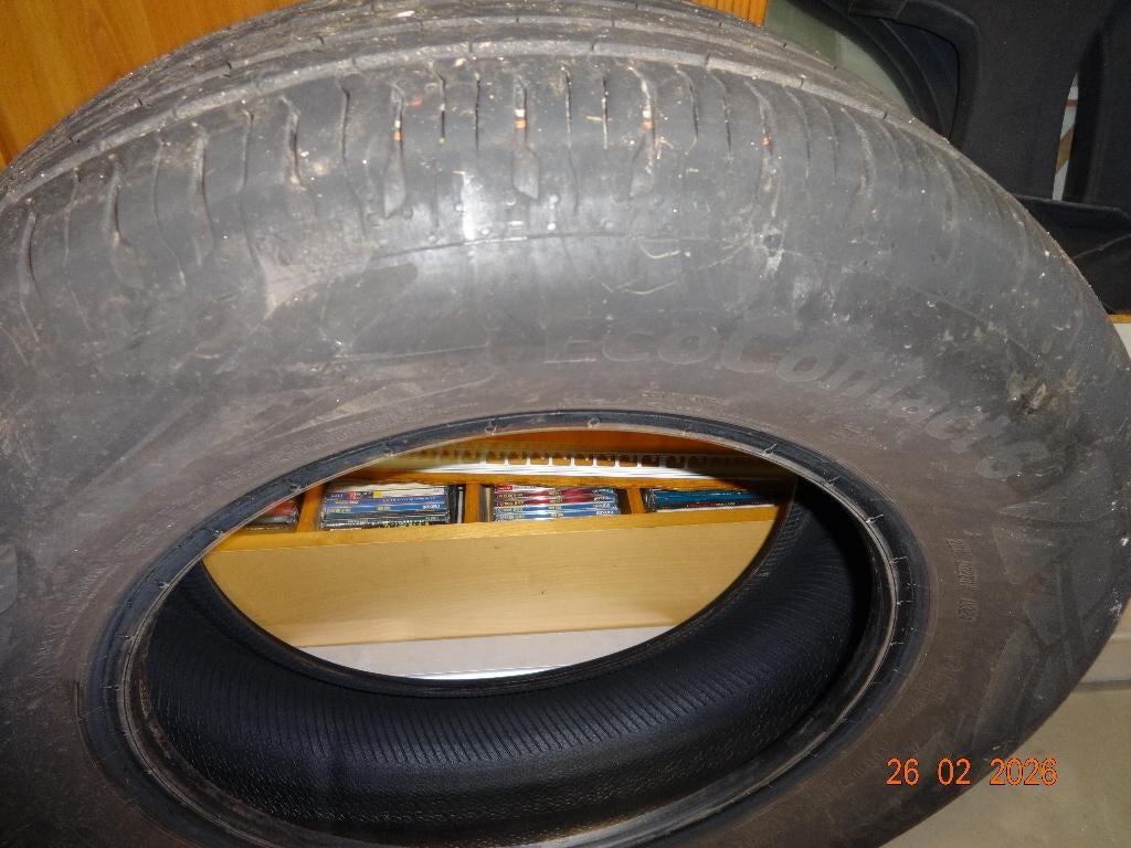 a vendre pneus Continental Ecocontact 6, Autos : Pièces & Accessoires, Pneus & Jantes, Pneu(s), Pneus été, 16 pouces, 215 mm, Véhicule de tourisme