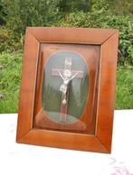 cadre bombé religieux rectangulaire avec crucifix, Antiquités & Art, Antiquités | Objets religieux, Enlèvement ou Envoi