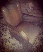 Un fauteuil vintage en skai, Antiquités & Art, Curiosités & Brocante, Enlèvement