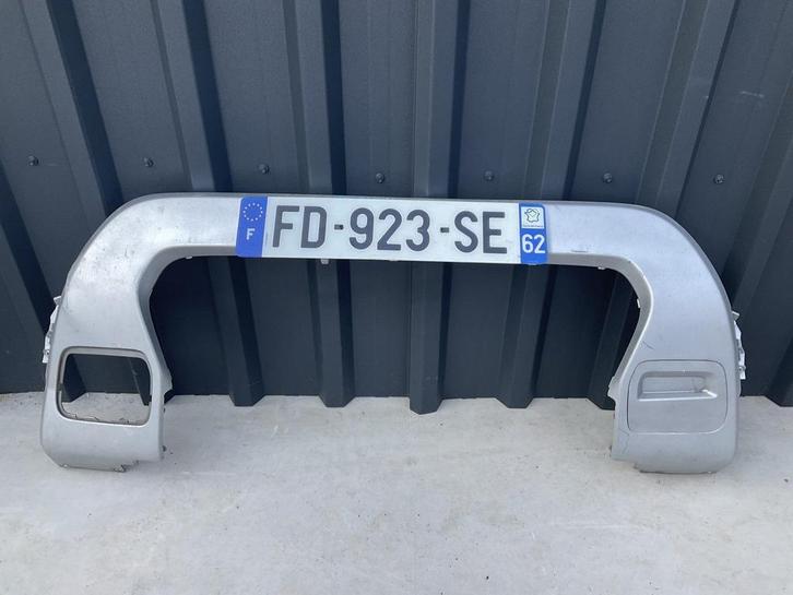 Bumper Grill Dacia Duster 620721430R Rooster RE-21041, Auto-onderdelen, Overige Auto-onderdelen, Gebruikt, 6 maanden garantie