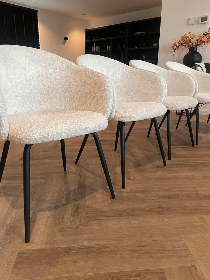 6x Off White Teddy Stoelen van Kwantum – €200 (bespreekbaar), Huis en Inrichting, Stoelen, Gebruikt, Stof, Ophalen