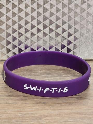 Taylor Swift armband beschikbaar voor biedingen