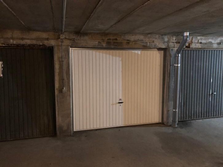 GESLOTEN GARAGEBOX TE HUUR BERCHEM, Immo, Garages en Parkeerplaatsen, Antwerpen (stad)