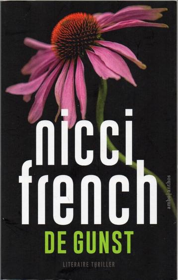 Nicci French - De gunst beschikbaar voor biedingen