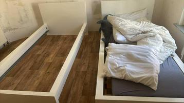 2 witte ikea bedden te koop 90/200 beschikbaar voor biedingen