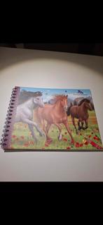 Cahier à colorier et à coller pour enfants « Horses & Dreams, Enlèvement, Neuf