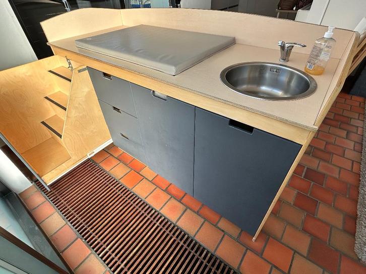 Professionele verzorgingstafel, Kinderen en Baby's, Badjes en Verzorging, Gebruikt, Ophalen