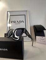 lunettes de soleil prada femme, Handtassen en Accessoires, Zonnebrillen en Brillen | Dames, Ophalen of Verzenden, Zo goed als nieuw