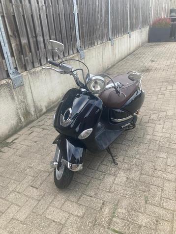Razzo Verona 125CC met helm, Autres modèles, Enlèvement, Utilisé, Essence