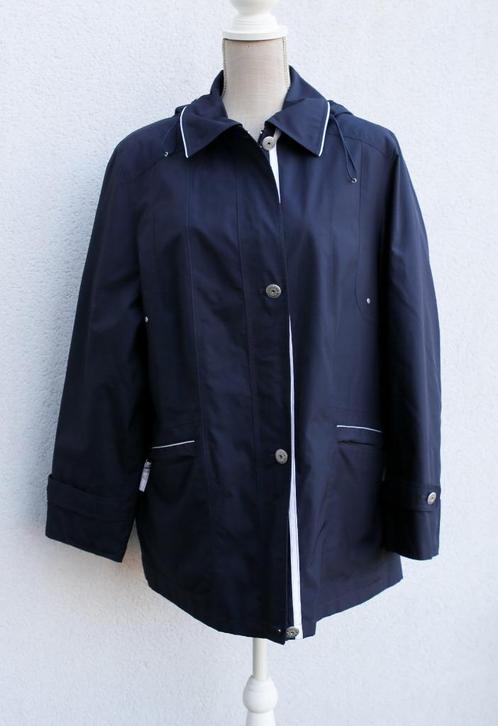 Marineblauwe waterdichte jas T44, Kleding | Dames, Jassen | Zomer, Zo goed als nieuw, Maat 42/44 (L), Blauw, Ophalen of Verzenden