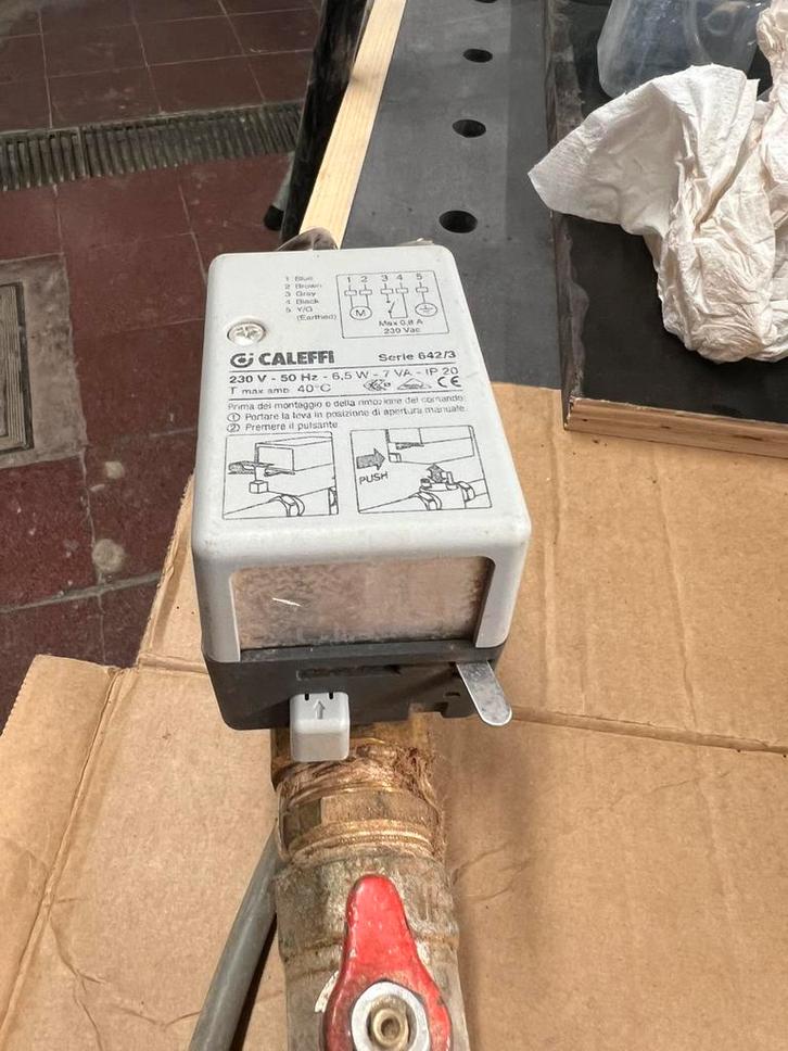 Vanne de zone bidirectionnelle Caleffi 642 Z-ONE 3/4" 230 V, Bricolage & Construction, Chauffage & Radiateurs, Enlèvement ou Envoi