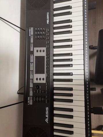 Alesis keyboard met standaard, stoel en koptelefoon, Enlèvement ou Envoi, Comme neuf, Avec pied