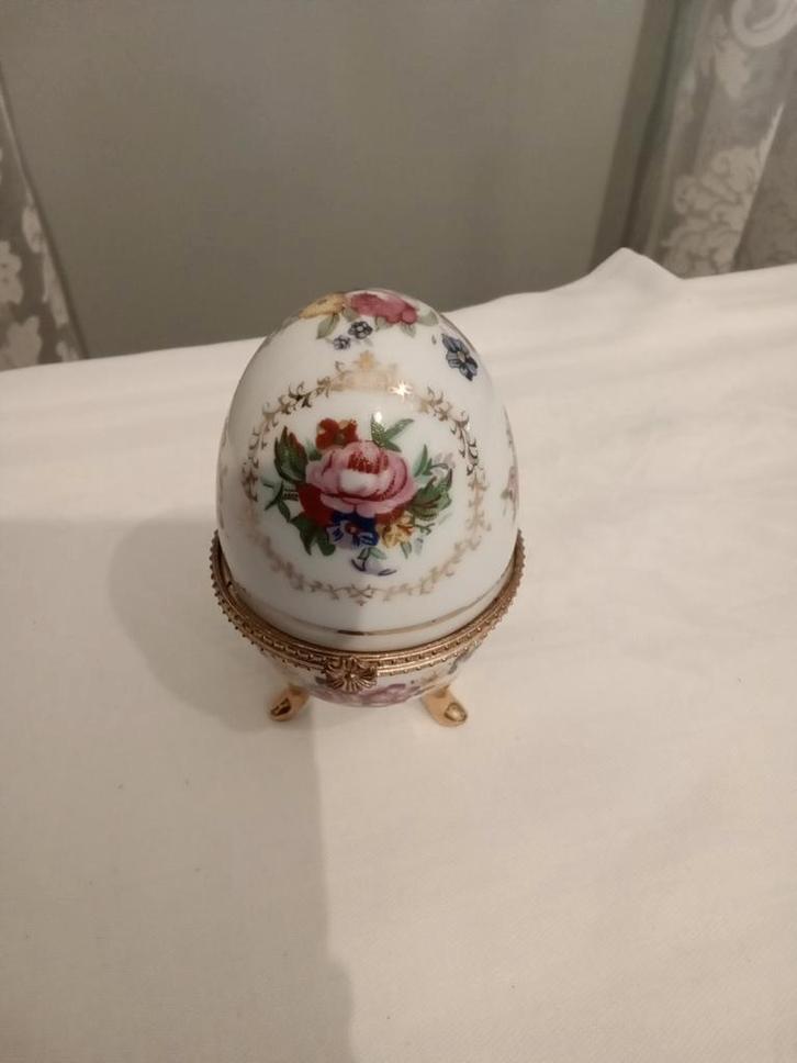 Porseleinen ei, faberge stijl. Limoges, Antiquités & Art, Antiquités | Porcelaine, Enlèvement ou Envoi