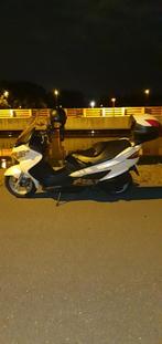 Suzuki Burgman 125, Motoren, Motoren | Suzuki, Scooter, Particulier, 125 cc, 11 kW of minder