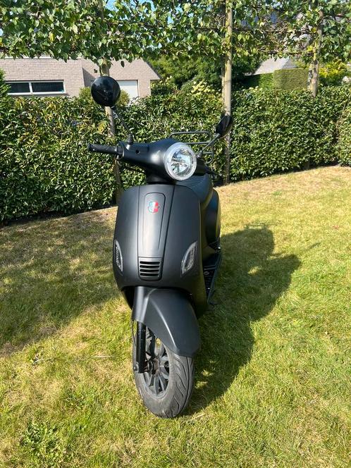 Classe B noire dynamique GTS Toscana, Vélos & Vélomoteurs, Scooters | Marques Autre, Comme neuf, Classe B (45 km/h), Essence, Enlèvement