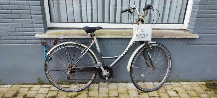 dames fiets eerst volledig lezen aub, Fietsen en Brommers, Fietsen | Dames | Damesfietsen, Gebruikt, Ophalen