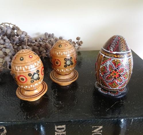Vintage Ukrainian wooden Easter Eggs. Pysanka, Pysanky, Collections, Statues & Figurines, Utilisé, Religion, Enlèvement ou Envoi