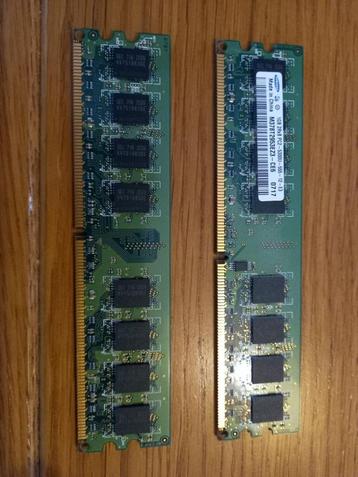 2 barrettes de RAM Samsung 1 Gb Modèle 2Rx8 PC2 5300U