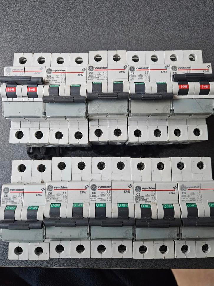 LOTS Vynckier differentiële stroomonderbreker, Doe-het-zelf en Bouw, Elektriciteit en Kabels, Zo goed als nieuw, Overige typen