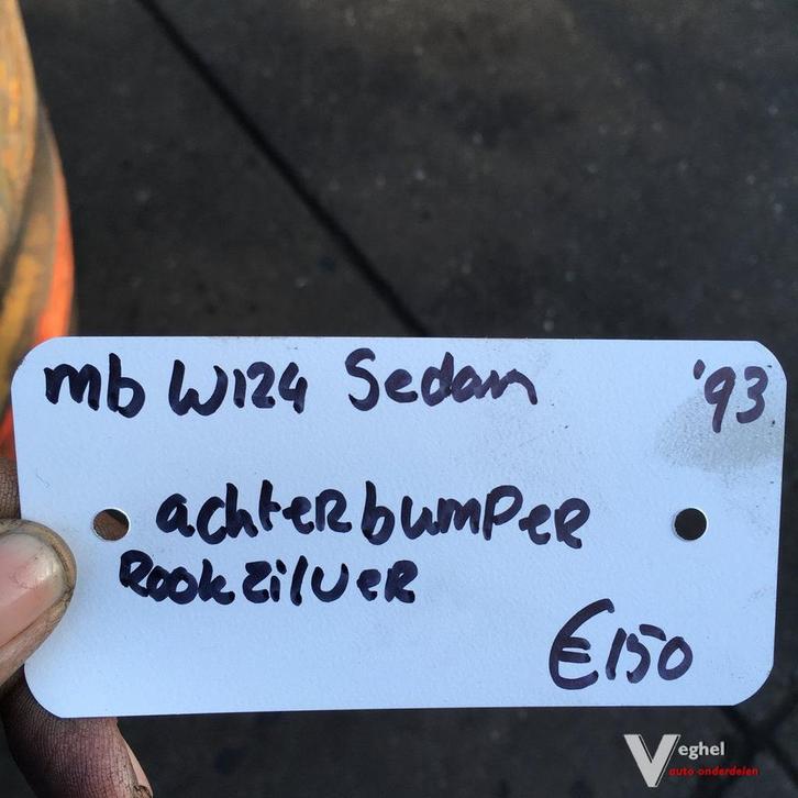 Mercedes W124 Sedan 1993 Achterbumper, Autos : Pièces & Accessoires, Carrosserie & Tôlerie, Pare-chocs, Arrière, Utilisé, Enlèvement