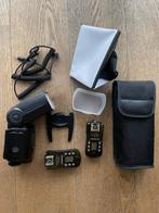 Yongnuo Speedlite YN560 III + 2 RF605C-triggers + softbox, Ophalen of Verzenden, Zo goed als nieuw, Overige merken, Kantelbaar