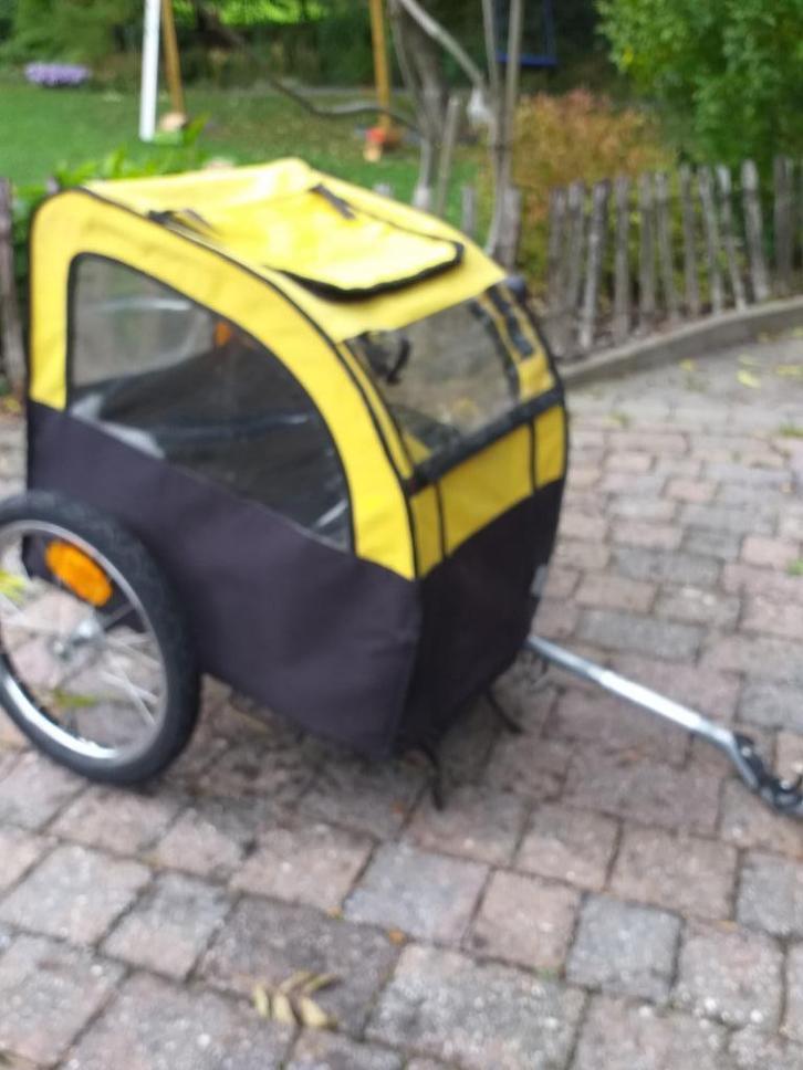 remorque vélo pour chien ou chat, Fietsen en Brommers, Fietsaccessoires | Aanhangwagens en Karren, Gebruikt, Hondenkar, 40 tot 60 kg