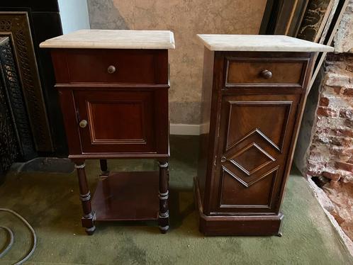 Antiek vintage vitrine nachtkastjes - Marmer, Huis en Inrichting, Slaapkamer | Nachtkastjes, Ophalen