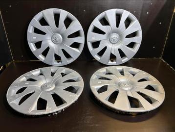 4 wieldoppen Toyota yaris aygo corolla verso 15" beschikbaar voor biedingen