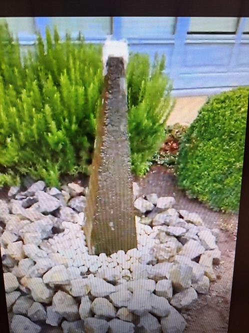 Borrelsteen in piramidevorm uit basaltsteen, Tuin en Terras, Waterpartijen en Fonteinen, Graniet, Ophalen