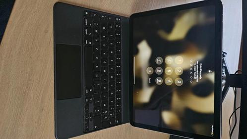 Apple iPad Air Gen 5 + Magic Keyboard | Perfecte staat, Computers en Software, Apple iPads, Zo goed als nieuw, Apple iPad Air
