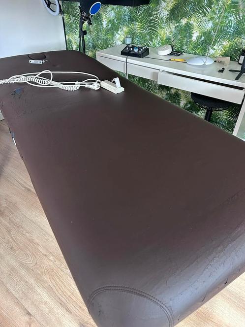 Elektrisch verstelbare massagetafel. Werkt perfect, Sport en Fitness, Massageproducten, Gebruikt, Massagetafel, Ophalen