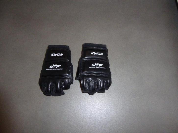 vechtsport/boks handschoenen - S = 6 - 12j, Sports & Fitness, Sports de combat & Self-défense, Comme neuf, Autres, Protection pour arts martiaux