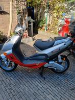 Aprilia sr netscaper 50cc 2t lc duits, Fietsen en Brommers, Ophalen, Zo goed als nieuw