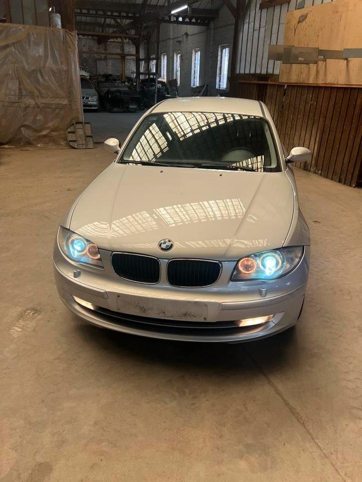 Bmw e87 116i pour pieces serie 1, Auto's, BMW, Bedrijf, 1 Reeks, Benzine, 5 deurs, Handgeschakeld, Zwart, Ophalen
