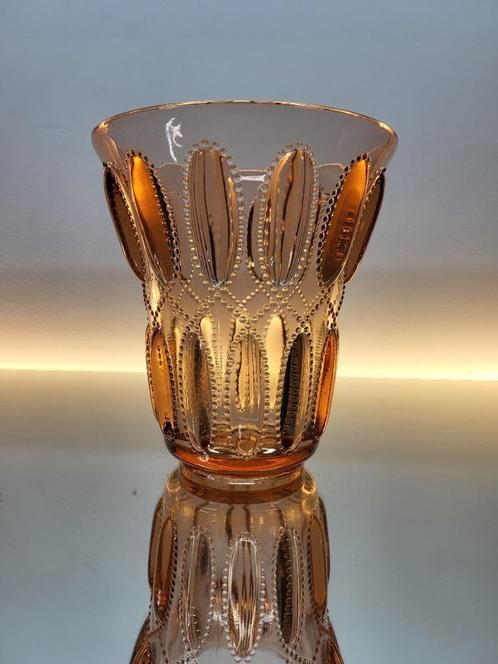vaas val saint lambert,Vaas, serie luxval model Ephémère, Antiek en Kunst, Antiek | Glaswerk en Kristal, Ophalen of Verzenden