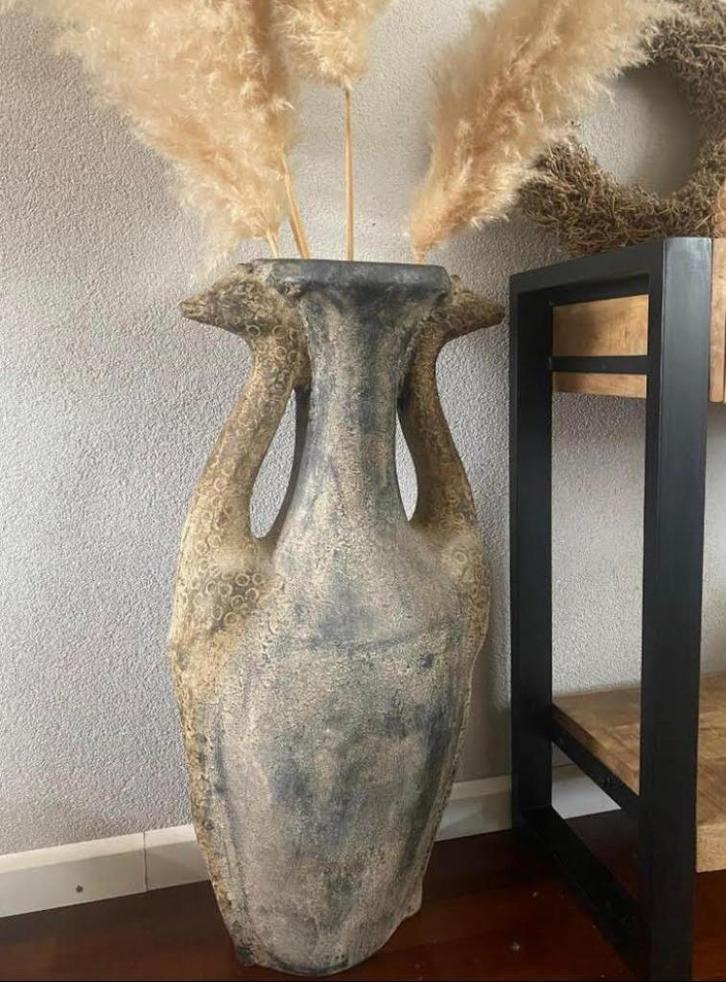 Vintage Handgemaakte Vaas Met Giraffehandvatten, Huis en Inrichting, Woonaccessoires | Vazen, Zo goed als nieuw, Overige kleuren