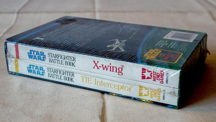 Two Star Wars Battle Books + Lightsaber Dueling Pack 1988-89, Verzamelen, Star Wars, Zo goed als nieuw, Spel, Ophalen of Verzenden