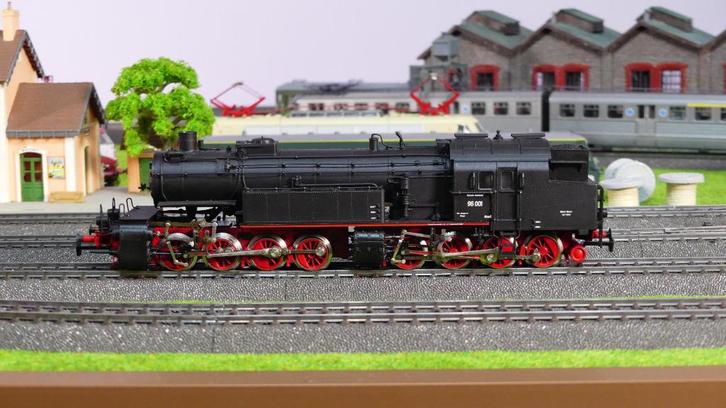 Rivarossi BR 96 (hamer) analoog AC, Hobby en Vrije tijd, Modeltreinen | H0, Zo goed als nieuw, Locomotief, Wisselstroom, Overige merken