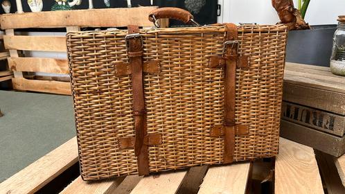 Vintage rotan koffer Giovanni, Hobby en Vrije tijd, Picknickmanden, Gebruikt, Ophalen of Verzenden