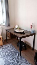 Donkerhouten bureau met metalen poten en twee lades, Ophalen, Bureau